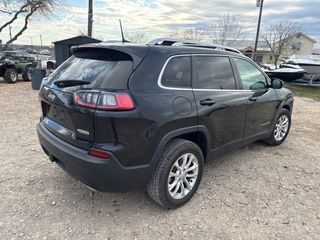 2019 Jeep Cherokee Latitude FWD - Exterior Rear Right Corner Image